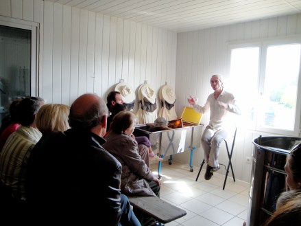 Questions, réponses... de la conférence au dialogue ou au débat : l'apiculture passionne et intrigue